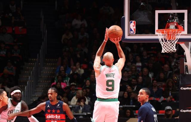 kaiyun-【观察】绿军三分为王拥抱潮流，冲击两连冠底气足