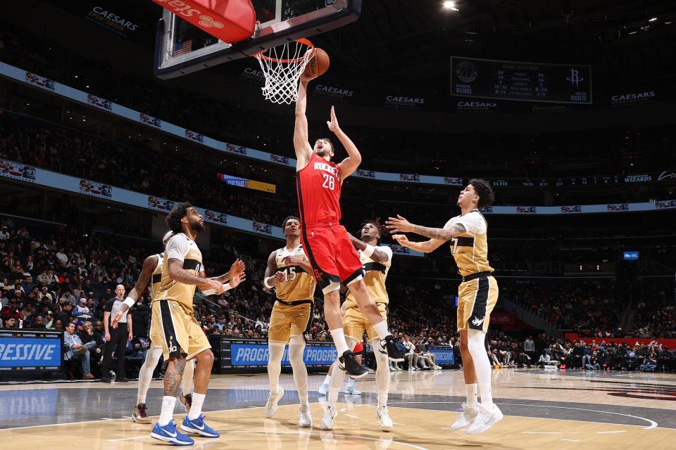 开云在线直播-三场狂轰102分，37岁杜兰特创火箭最老！终于熬到乌度卡被迫开窍